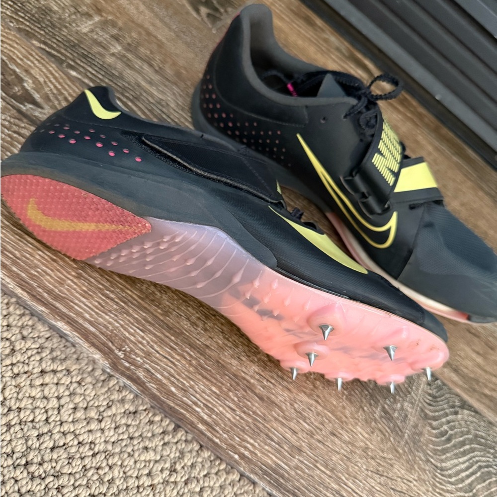 Men’s spikes!